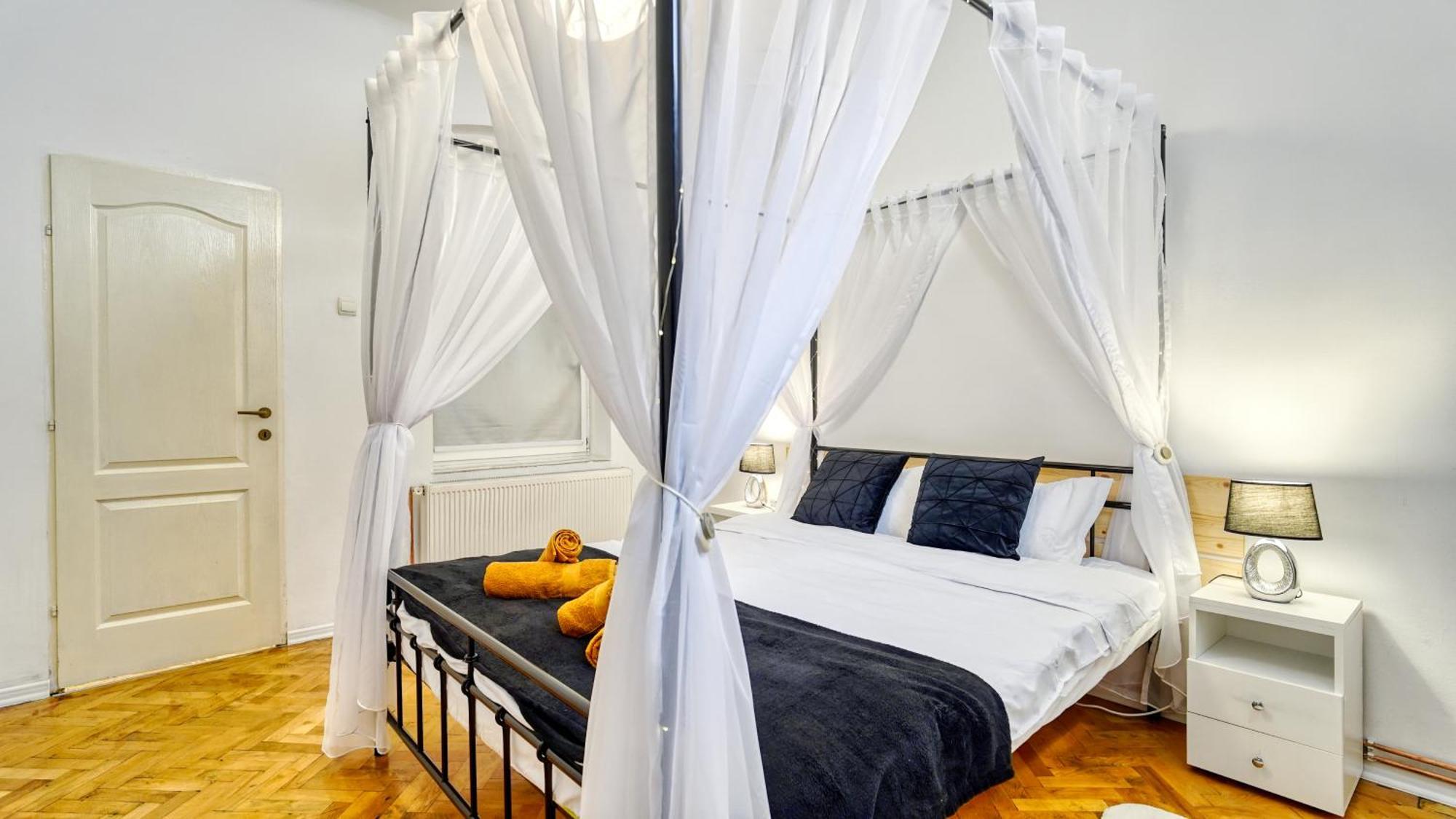 Intimo Oldtown Romantic Apartment Brassó Kültér fotó