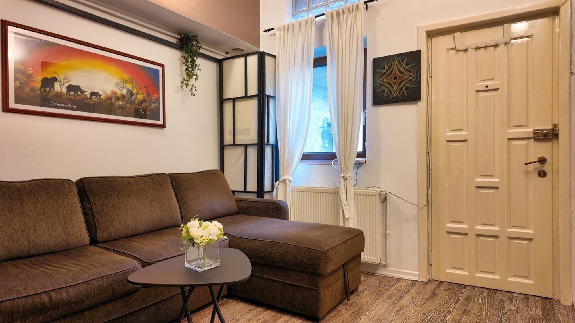 Intimo Oldtown Romantic Apartment Brassó Kültér fotó
