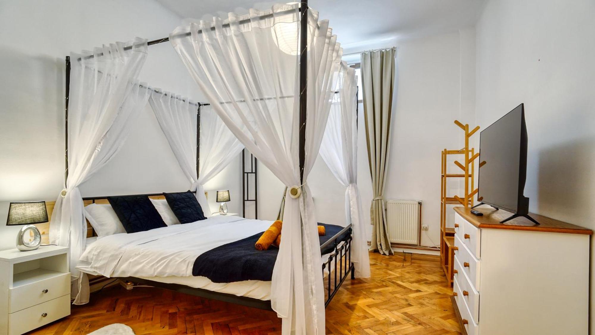 Intimo Oldtown Romantic Apartment Brassó Kültér fotó
