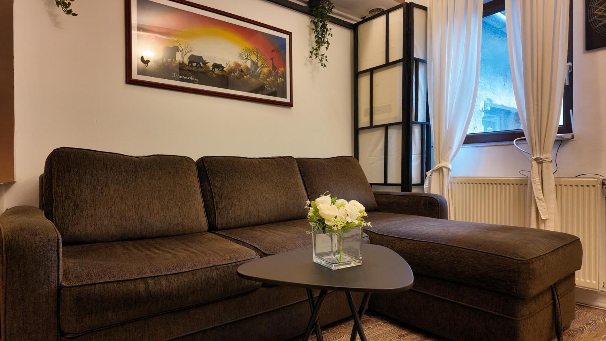 Intimo Oldtown Romantic Apartment Brassó Kültér fotó