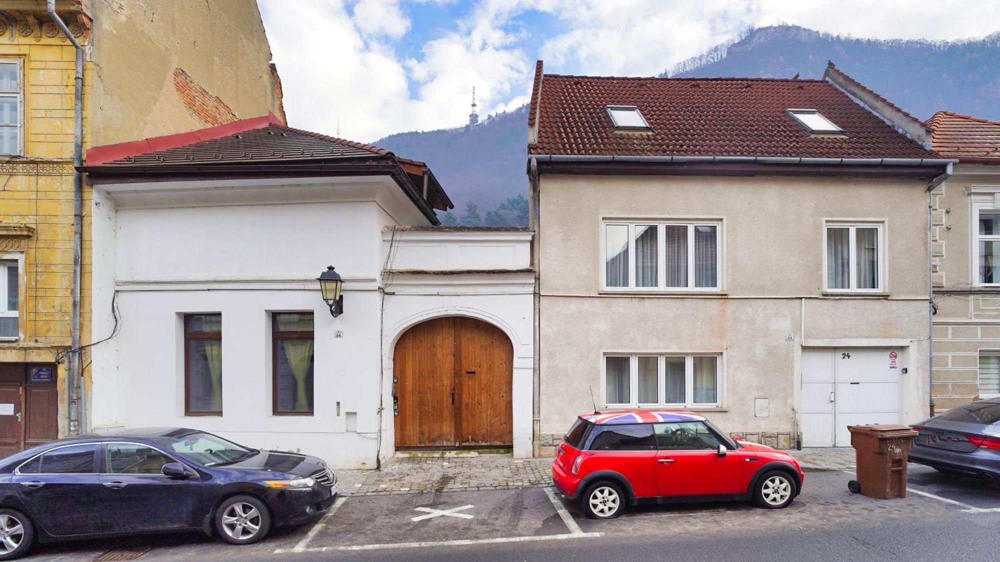 Intimo Oldtown Romantic Apartment Brassó Kültér fotó